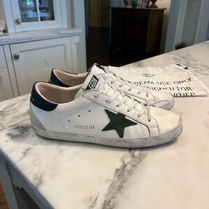 Authentic Golden Goose Sneakers size 42- amazing condition